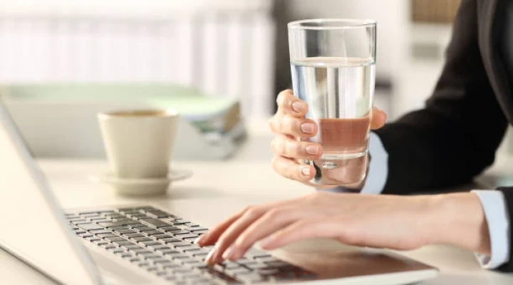 Have you had a drink of water today? Briefly about fluid consumption