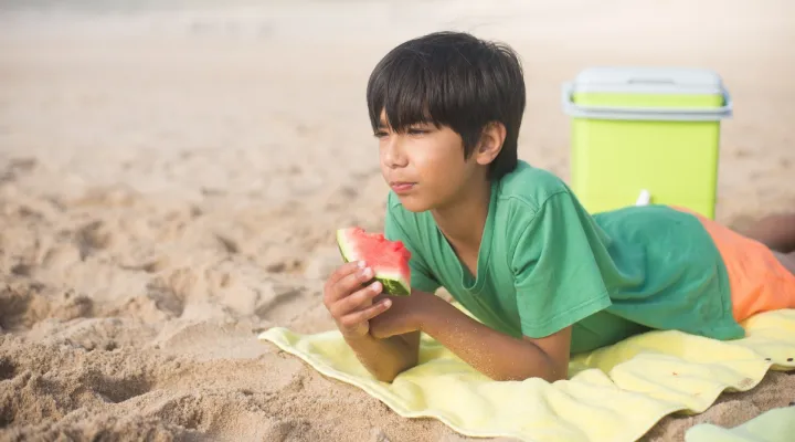 What Should Children Eat at the Beach?